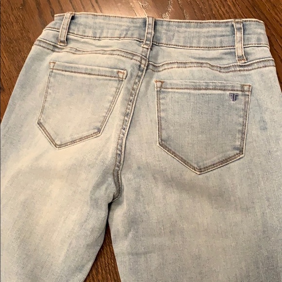 LightWash tractr jeans with pink vertical stripe - Picture 4 of 4